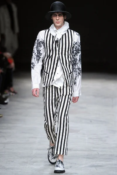 Look 5